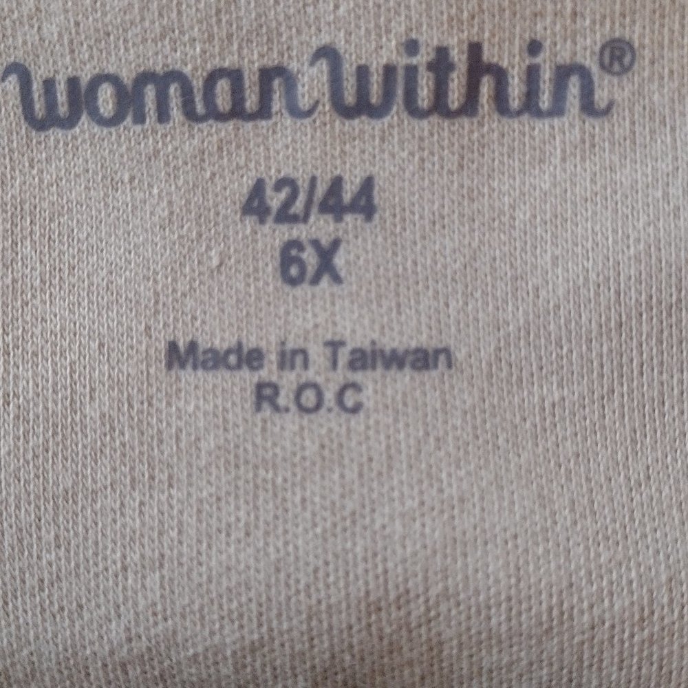 women Plus size tshirt - Picture 4 of 4